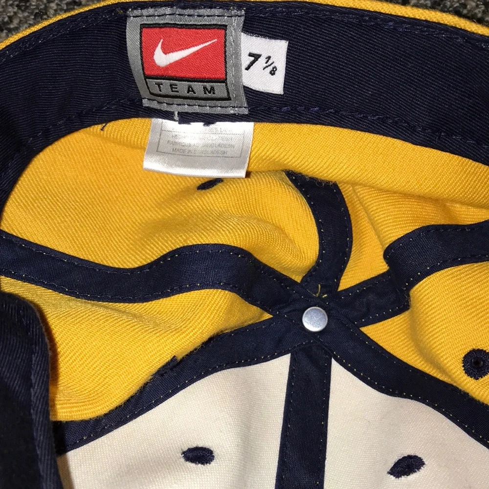 Michigan Wolverines Nike Yellow Baseball Cap with Navy‎ Embroidered M